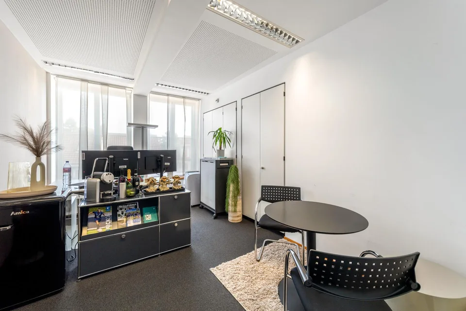 Repräsentative Bürofläche an zentraler Lage in Wohlen – foto 8 di 12