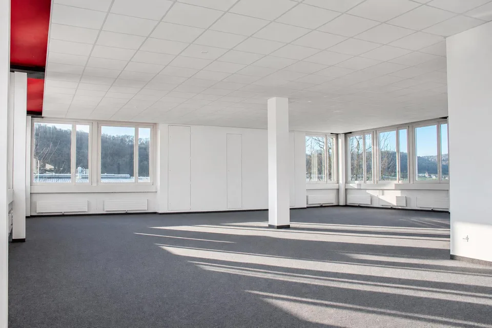 Raum für Visionen: Flexible Gewerbe- & Büroflächen in Beringen – Foto 7 von 8