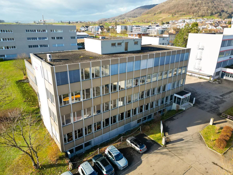 Raum für Visionen: Flexible Gewerbe- & Büroflächen in Beringen – Foto 2 von 8