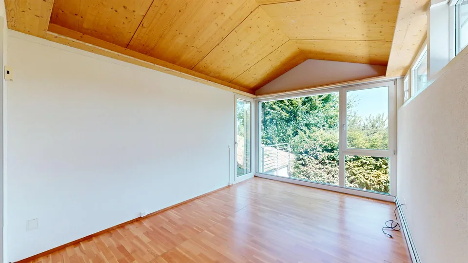 8,5 Zimmer Split-Level-Villa mit Pool grossem Garten – Foto 7 von 13