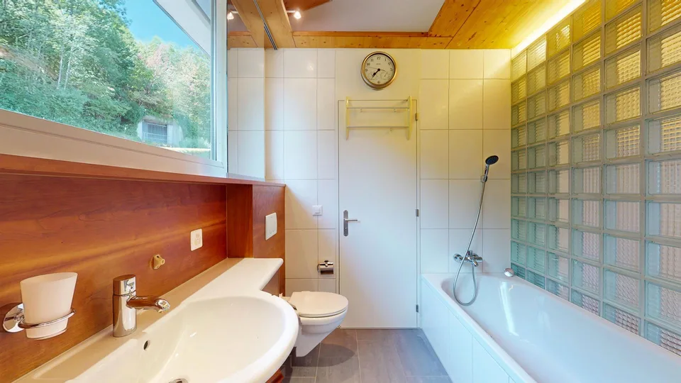 8,5 Zimmer Split-Level-Villa mit Pool grossem Garten – Foto 10 von 13