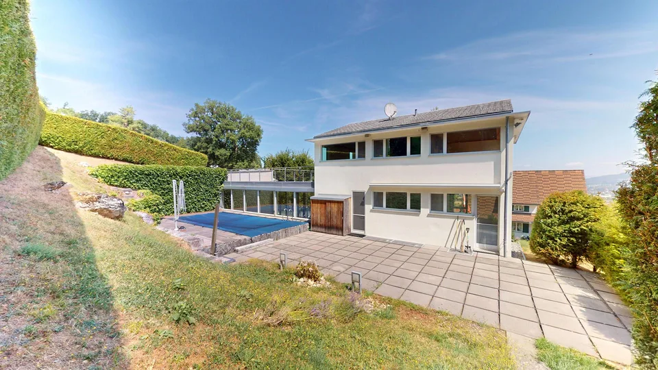 8,5 Zimmer Split-Level-Villa mit Pool grossem Garten – Foto 13 von 13