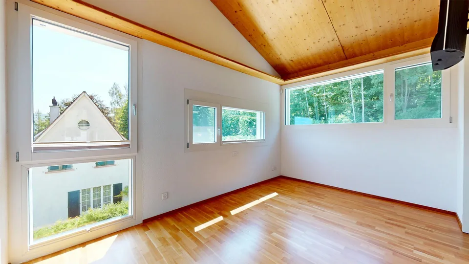 8,5 Zimmer Split-Level-Villa mit Pool grossem Garten – Foto 9 von 13