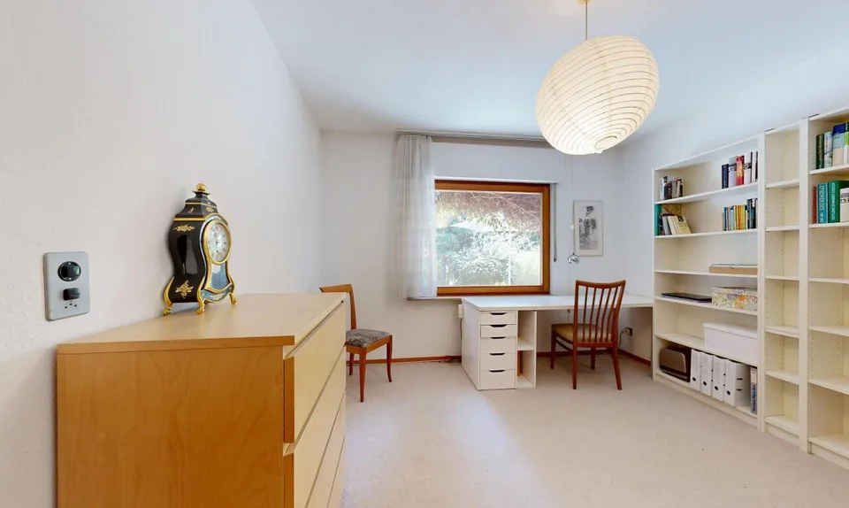 Freistehendes Einfamilienhaus auf 1'127 m² Traumgrundstück – Foto 12 von 13