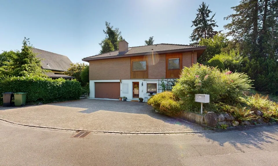 Freistehendes Einfamilienhaus auf 1'127 m² Traumgrundstück – Foto 4 von 13