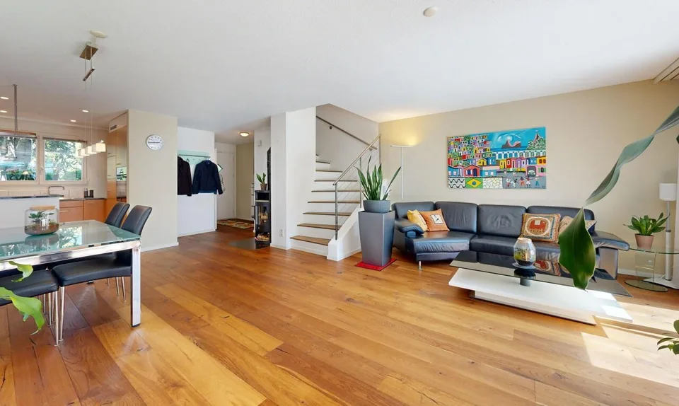 Attraktives 4.5-Zimmer-Doppeleinfamilienhaus – Foto 3 von 11