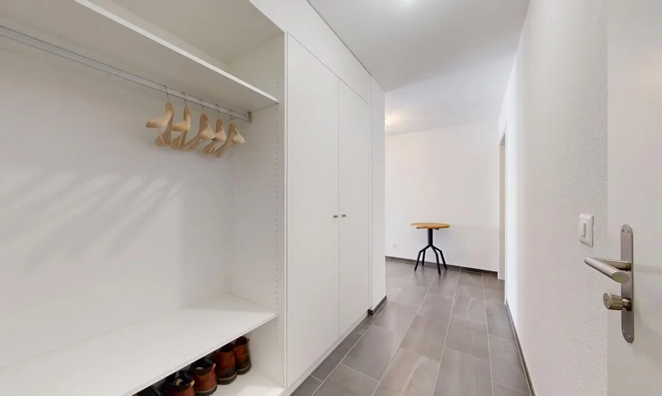 Un balcone XXL affacciato sulle Prealpi friburghesi – foto 5 di 11