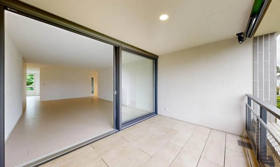 Modern 4.5-room apartment with spacious living concept – photo 10 of 11