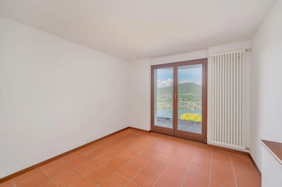 PIACEVOLE VILLA CON PISCINA E VISTA LAGO | PIACEVOLE VILLA CON PISC... – Foto 8 von 10