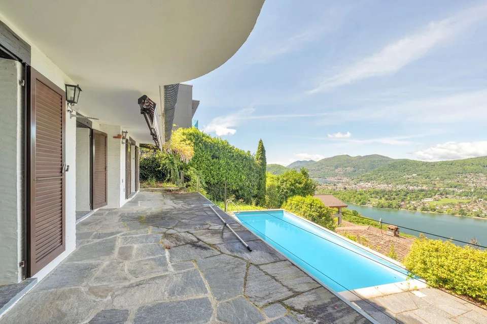 PIACEVOLE VILLA CON PISCINA E VISTA LAGO | PIACEVOLE VILLA CON PISC... – Foto 2 von 10