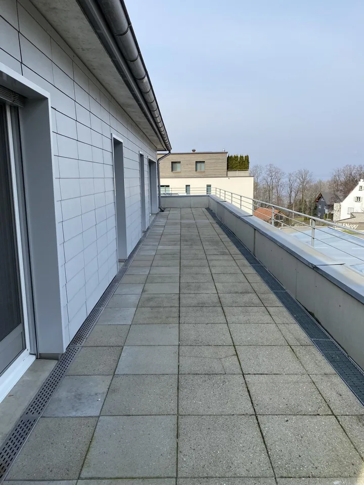 5.5 Zimmer-Wohnung mit grosser Terrasse und Seesicht
