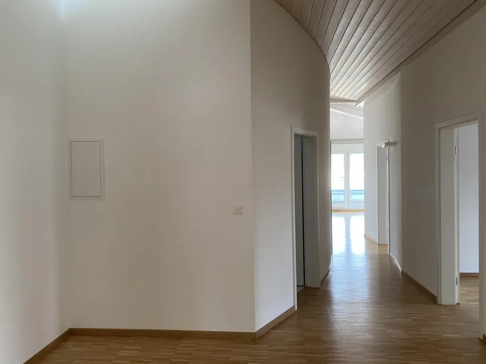 5.5 Zimmer-Wohnung mit grosser Terrasse und Seesicht