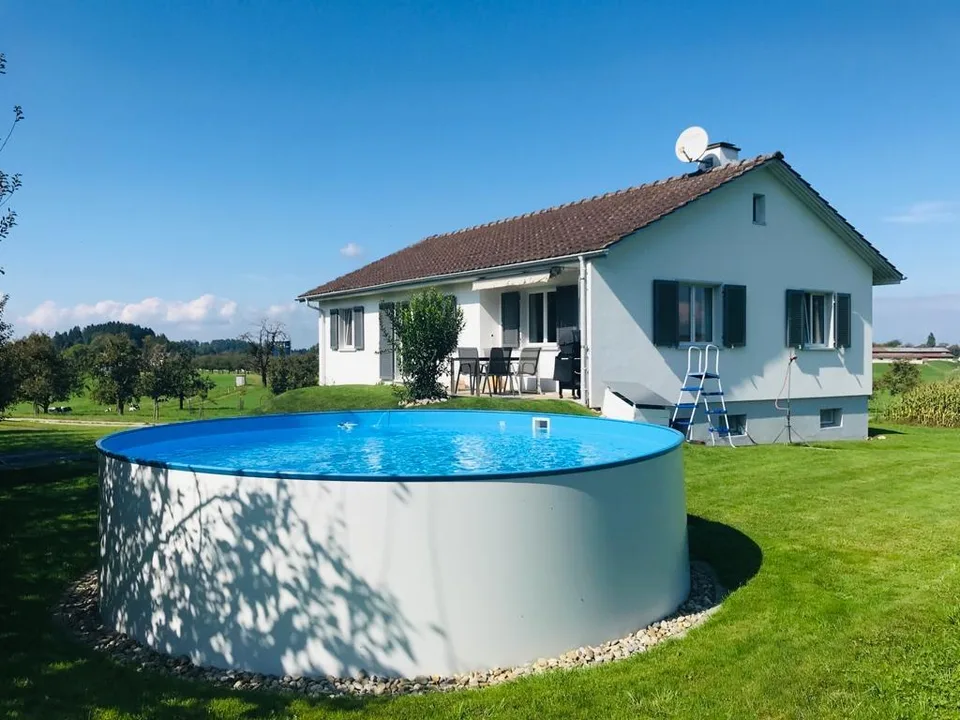 Freistehendes Haus im Grünen