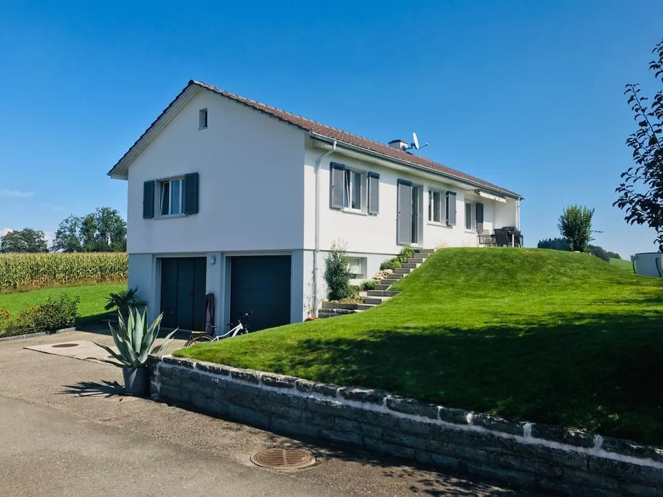 Freistehendes Haus im Grünen