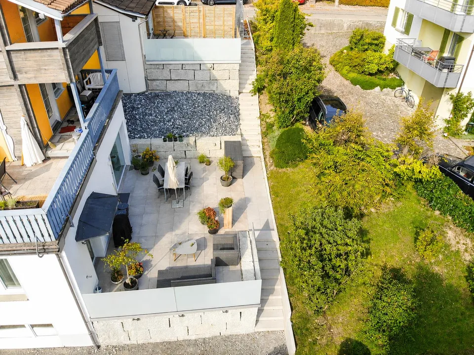 Modern, ruhige, zentrumsnahe Lage, grosse Terrass