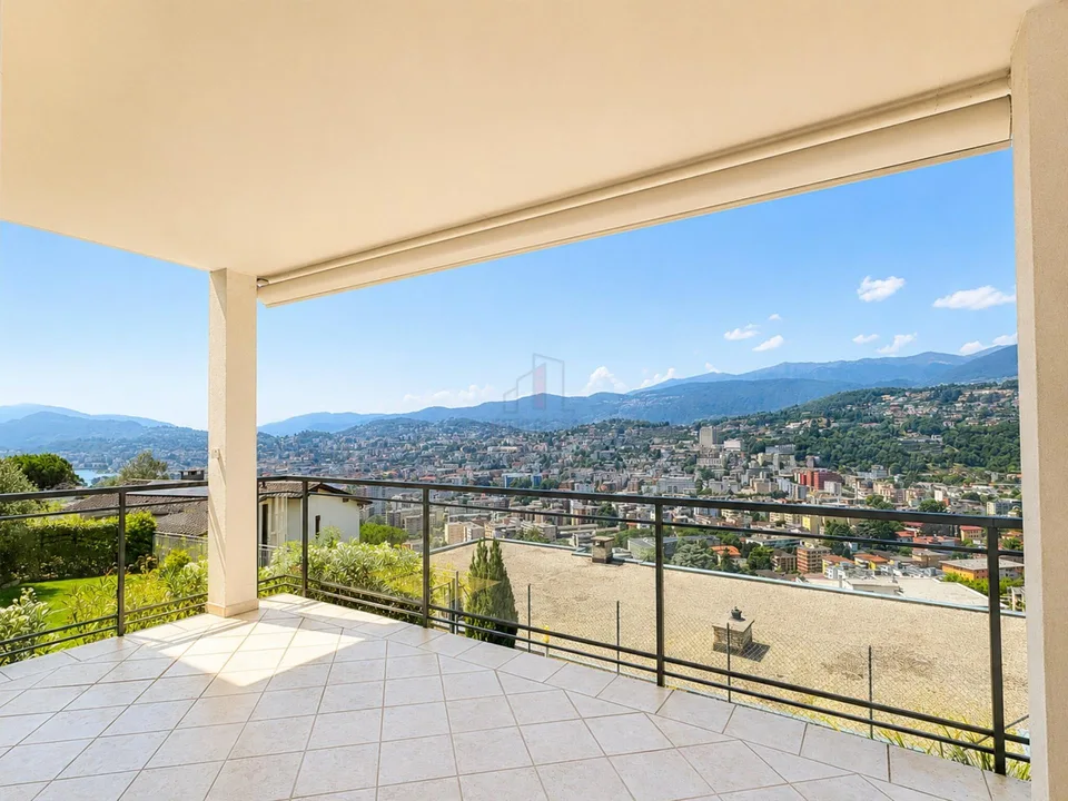 LA TUA CASA IN ZONA ESCLUSIVA CON PARZIALE VISTA LAGO – foto 13 di 13
