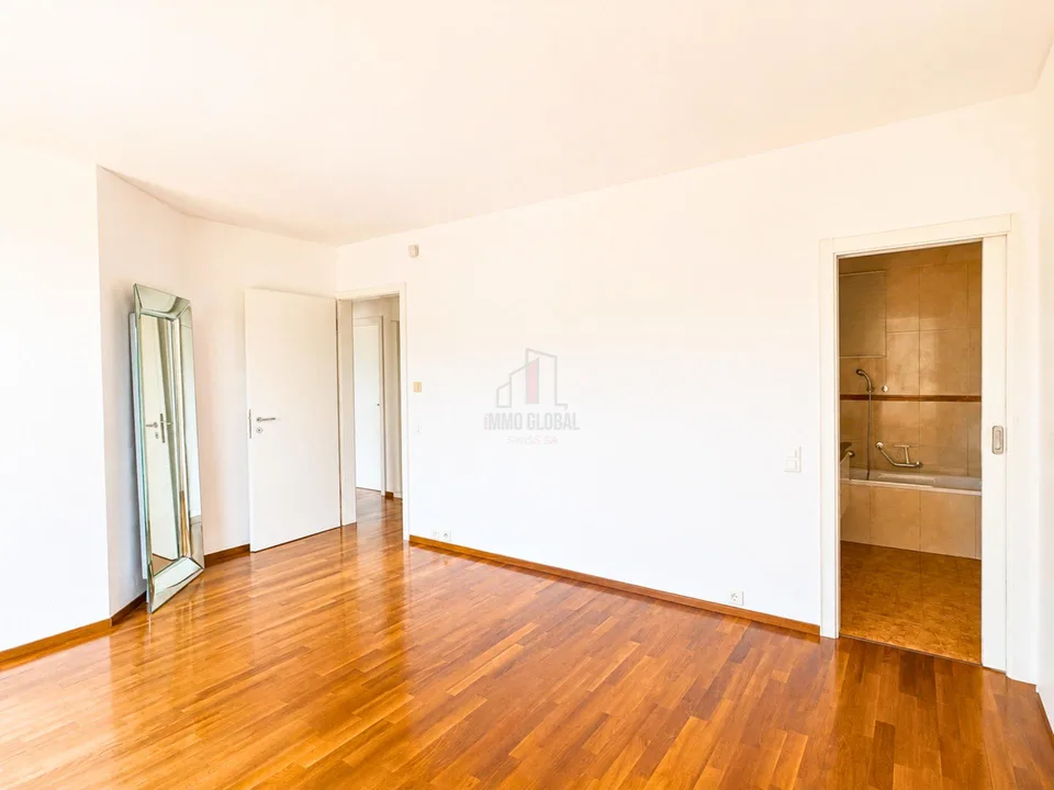 LA TUA CASA IN ZONA ESCLUSIVA CON PARZIALE VISTA LAGO – foto 9 di 13