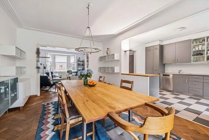 Charming TOWNHOUSE IN A SOUGHT-AFTER LOCATION IN BASEL – photo 3 of 8