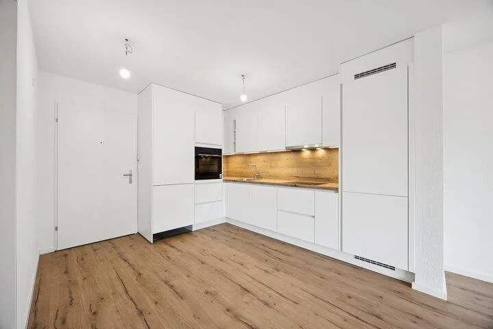 APPARTEMENT EN PROPRIÉTÉ DE 3,5 PIÈCES COMME NEUF, SITUÉ DANS UN QUARTIER PRESTIGIEUX – photo 2 sur 8