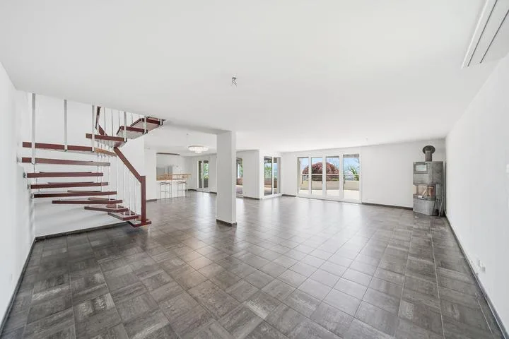 PRIME SLOPE LOCATION WITH PANORAMIC VIEWS OF LAKE SEMPACH – photo 2 of 8