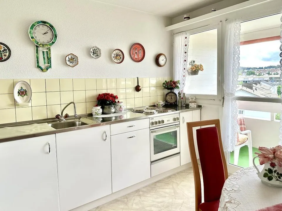 3 1/2-Zimmer-Wohnung im 5. OG an sehr sonniger Seeblicklage mit Gem... – Foto 7 von 27