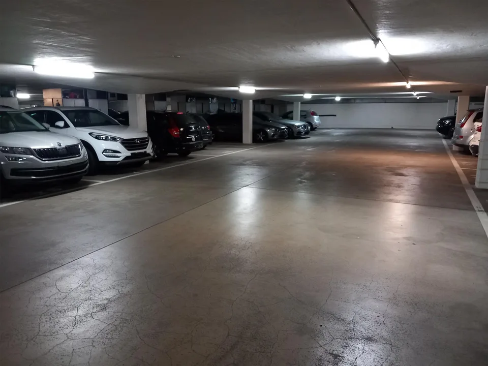 Diverse Parkplätze zu vermieten – foto 3 di 3