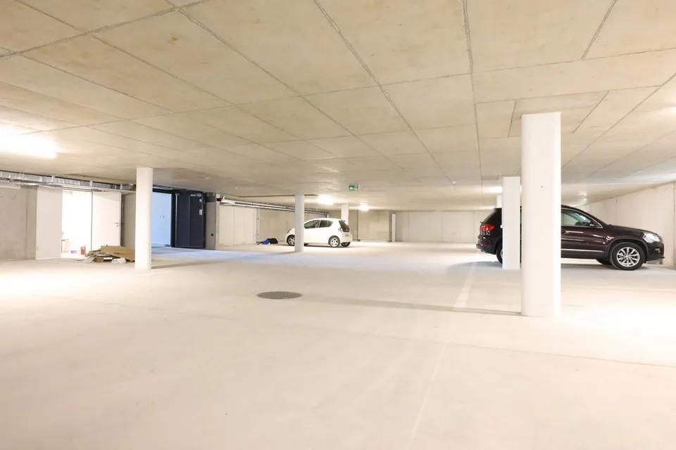 Ampio posto di parcheggio a Ettingen – foto 2 di 2