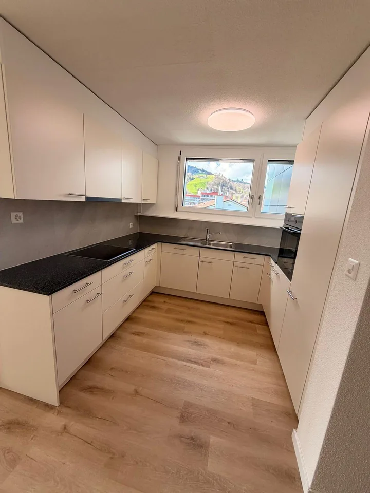 Neu sanierte 5.5-Zimmer-Wohnung