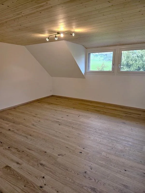 8 1/2 - Zimmer Attikawohnung an ruhiger und idyllischer Wohnlage