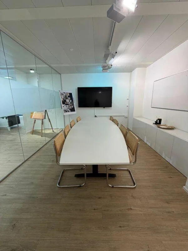 Bureau lumineux dans un emplacement central à St-Gall avec une façade vitrine attractive – photo 4 sur 6