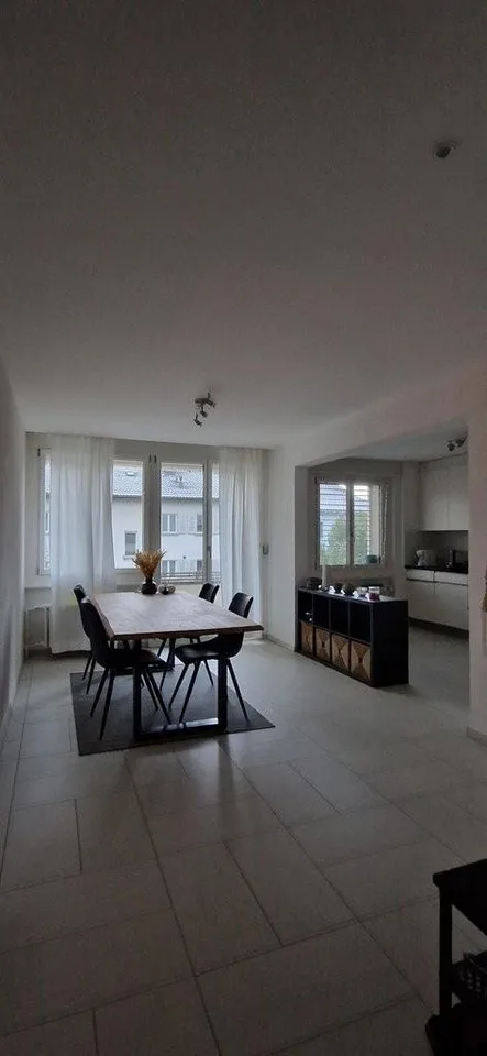 Zentrales modernes Wohnen in Tageslicht durchfluteten Wohnung – Foto 4 von 6