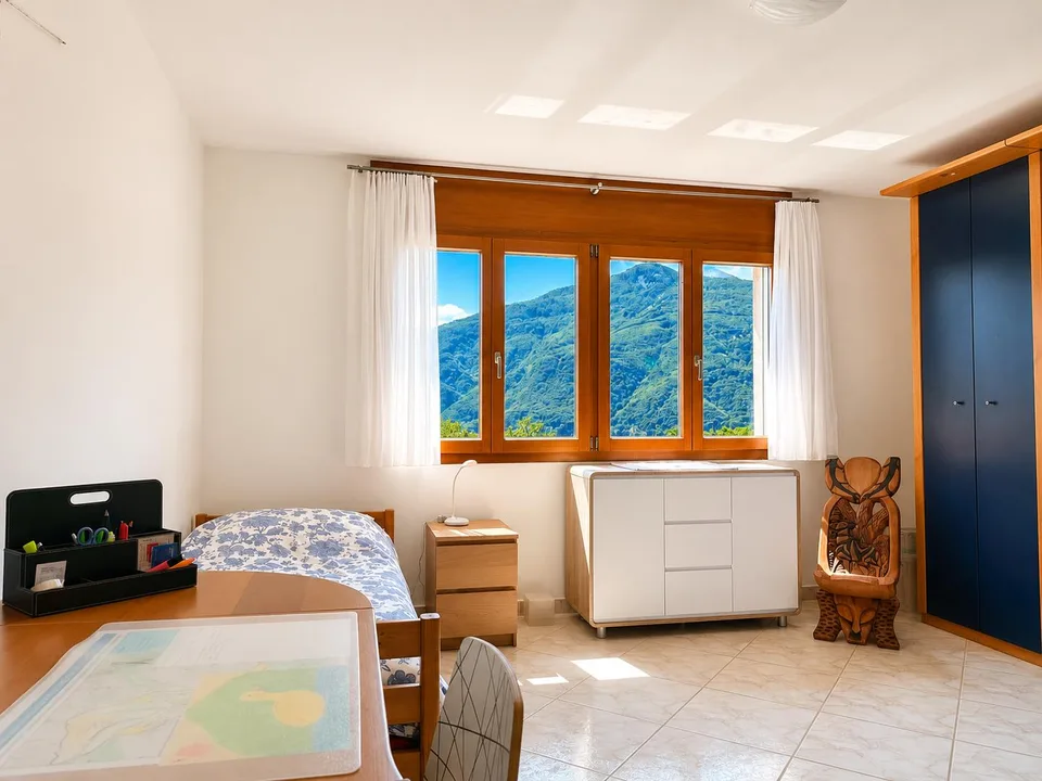 Ampia villa immersa nel verde a Vaglio – photo 14 of 17