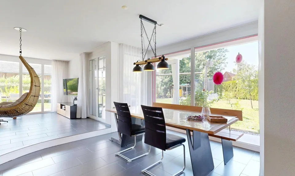 Top gepflegtes 7-Zimmer-EFH mit separatem Studio und grossem Umschwung – Foto 7 von 11