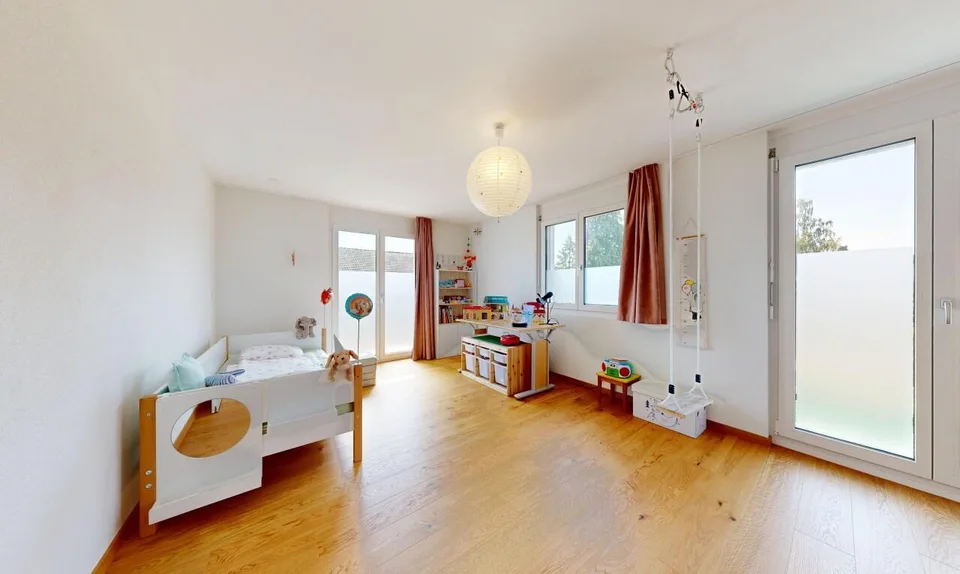 Top gepflegtes 7-Zimmer-EFH mit separatem Studio und grossem Umschwung – Foto 9 von 11