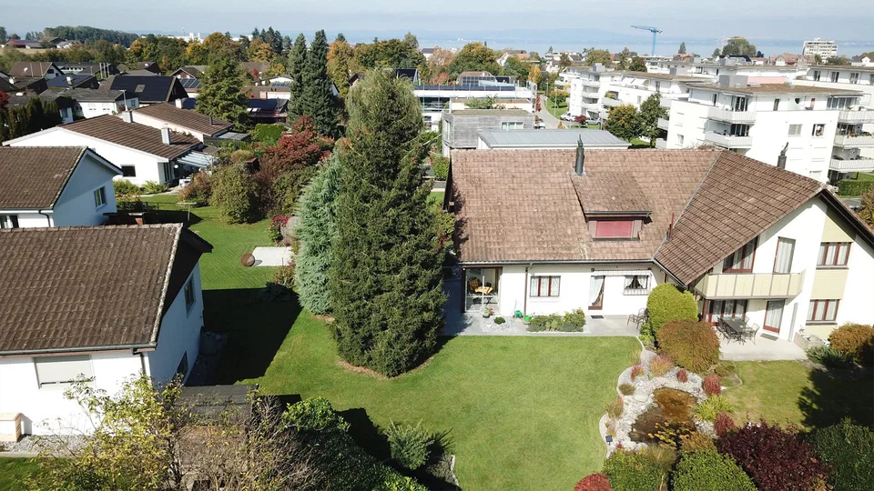 Gepflegtes Einfamilienhaus mit Traumgarten in ruhiger Sackgasse – photo 6 sur 16