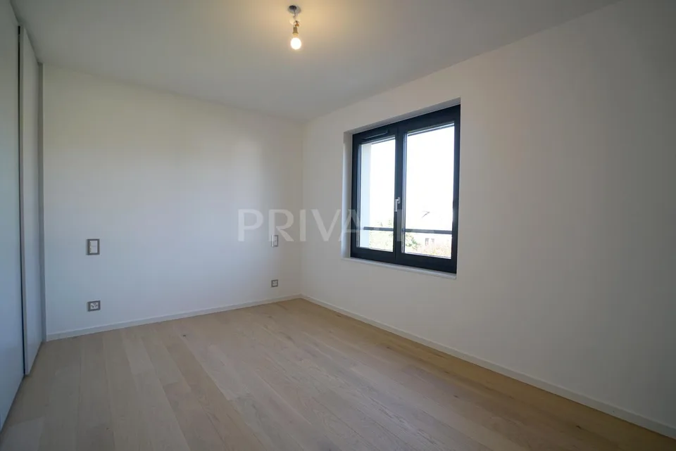 Bel appartement contemporain dans un environnement calme et verdoyant