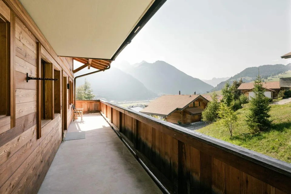 Moderne 4.5-Zimmer-Eigentumswohnung an sonniger Lage in Zweisimmen – Foto 4 von 30