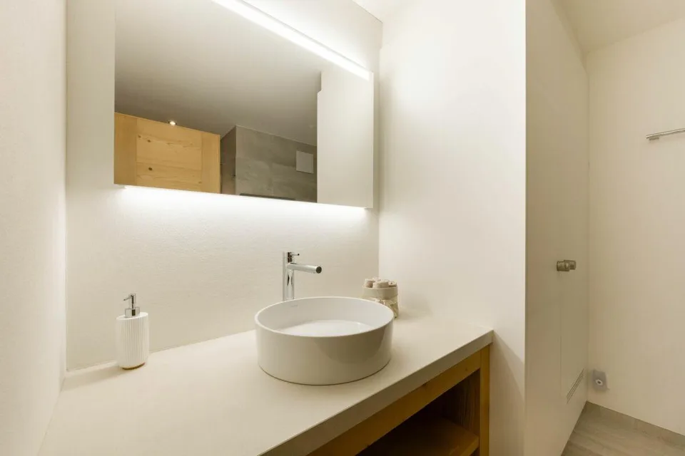 Moderne 4.5-Zimmer-Eigentumswohnung an sonniger Lage in Zweisimmen – Foto 25 von 30