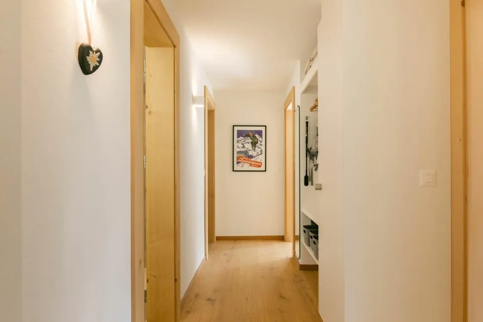 Moderne 4.5-Zimmer-Eigentumswohnung an sonniger Lage in Zweisimmen – Foto 26 von 30