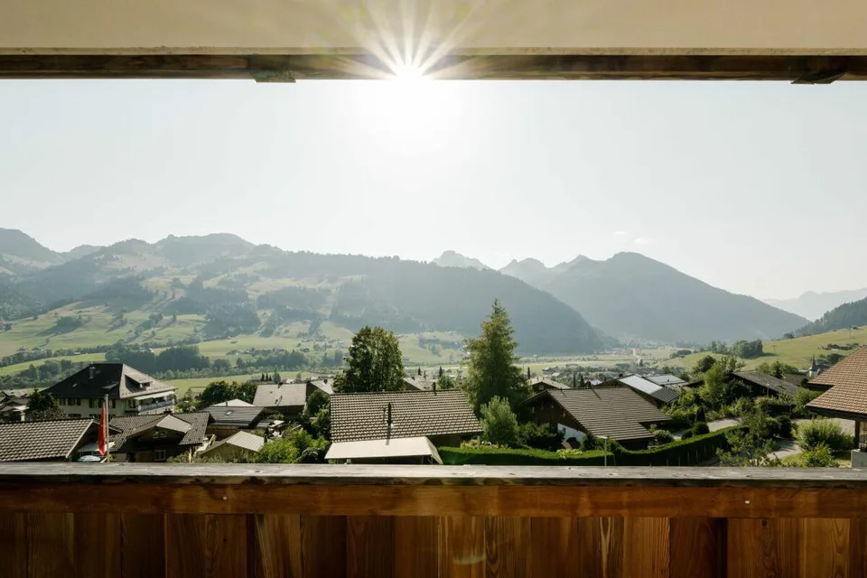 Moderne 4.5-Zimmer-Eigentumswohnung an sonniger Lage in Zweisimmen – Foto 6 von 30