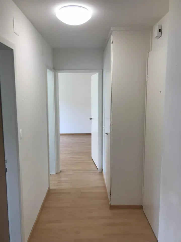 Grosse 2.5 Zimmerwohnung gegenüber Coop Bäregg – Foto 2 von 15