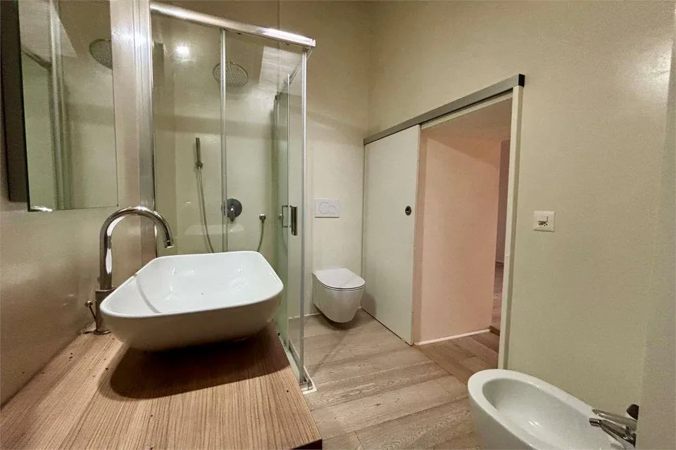 Elegante appartamento duplex ristrutturato – Foto 12 von 13