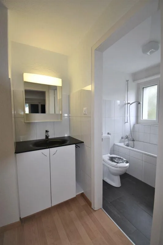 Schöne 4 Zimmer Familienwohnung nähe Supermarkt Coop