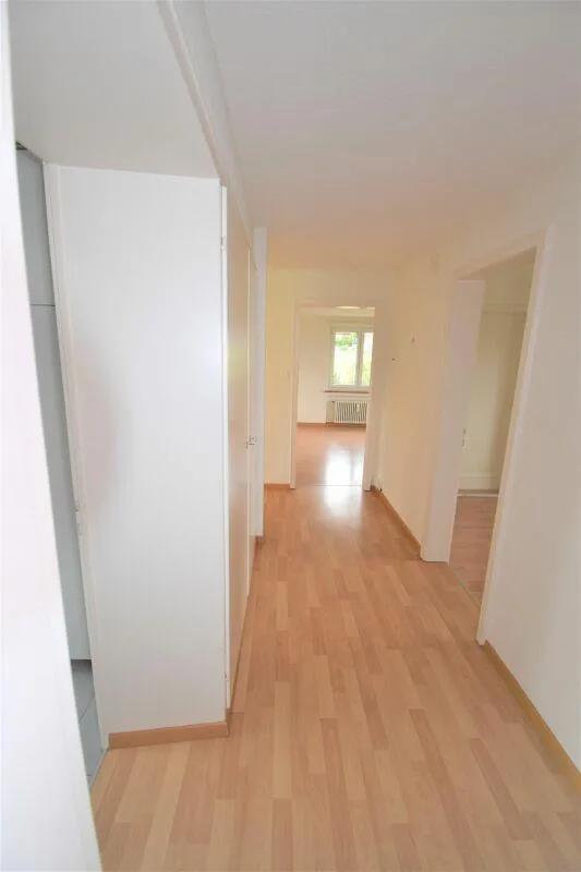 Schöne 4 Zimmer Familienwohnung nähe Supermarkt Coop