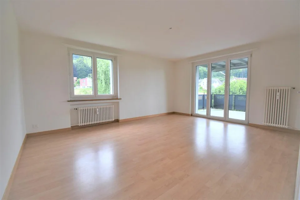 Schöne 4 Zimmer Familienwohnung nähe Supermarkt Coop