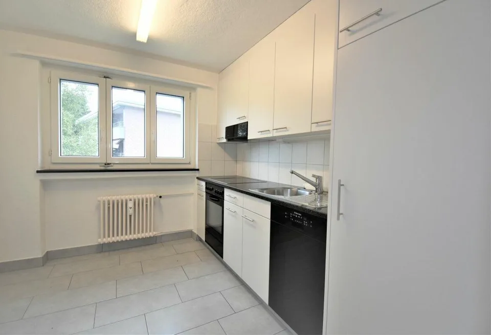 Schöne 4 Zimmer Familienwohnung nähe Supermarkt Coop