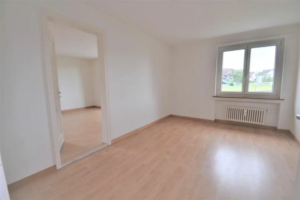 Schöne 4 Zimmer Familienwohnung nähe Supermarkt Coop