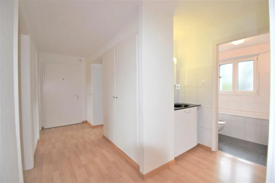 Schöne 4 Zimmer Familienwohnung nähe Supermarkt Coop