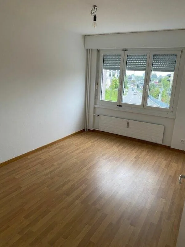 Geräumige 4-Zimmer-Wohnung an zentraler Lage Kopie