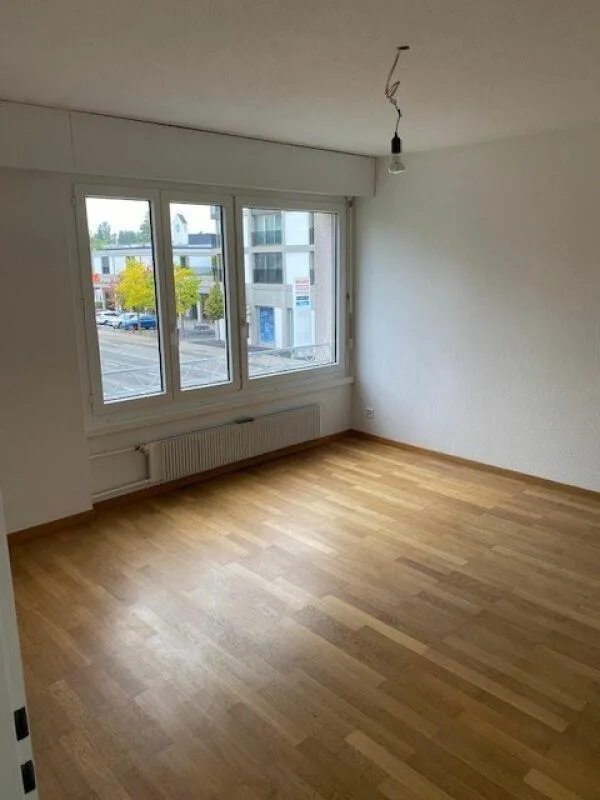 Geräumige 4-Zimmer-Wohnung an zentraler Lage Kopie